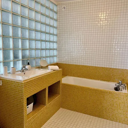 La A Pied Vue Apartman *